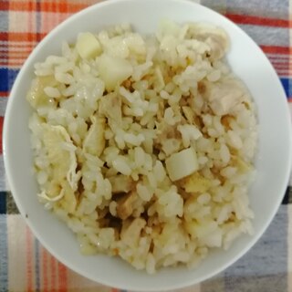 大根と油揚げと鶏肉の炊き込みご飯